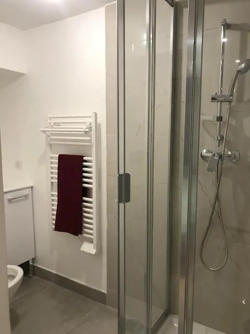 Apartment Beau Studio Meuble Refait A Neuf Montelimar Centre France