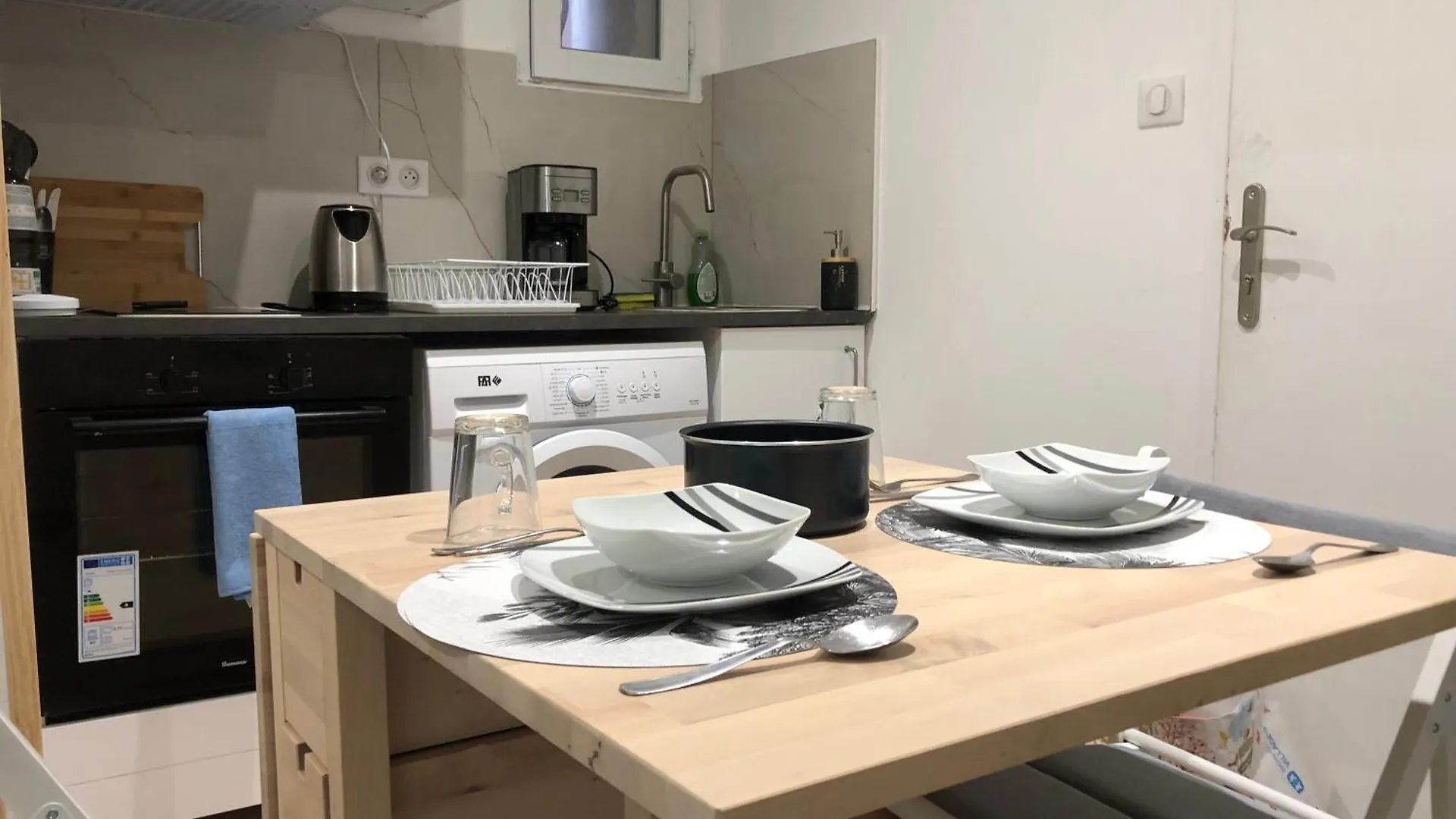 Apartment Beau Studio Meuble Refait A Neuf Montelimar Centre